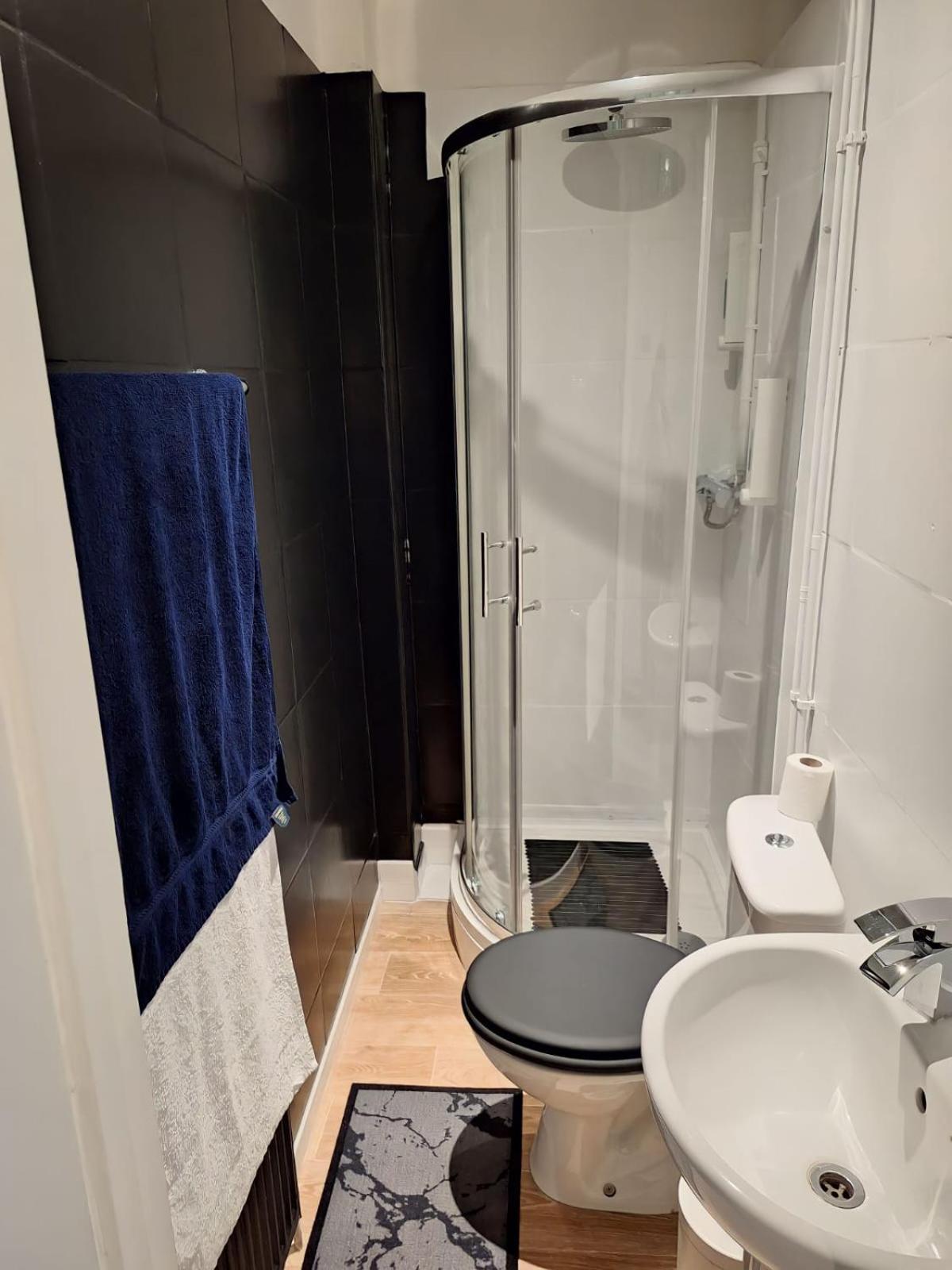 Double Room Lgbt London Exterior photo